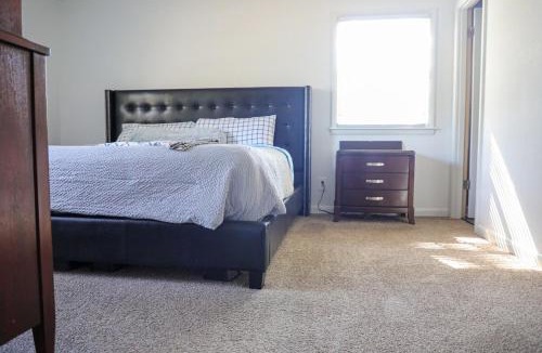 Fayetteville House | Spacious 3BR Home Firepit Deck Near Fort Liberty