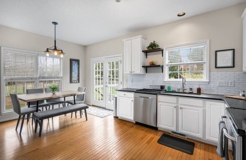 Northwest Raleigh House | Spacious 3BR Home w/Office, Yard & Fast Wi-Fi
