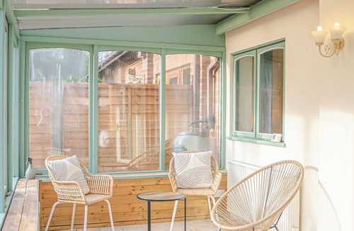 Rudgeway Ski Chalet | Spacious 4 Bed 2.5 Bath House - Parking- LongStays