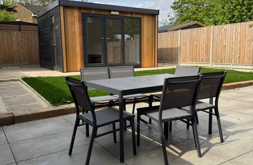 Hemel Hempstead House | Spacious 4-bedroom house Hemel Hempstead