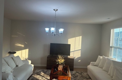 Cary House | Spacious 4-bedroom townhome in charming Cary with WiFi