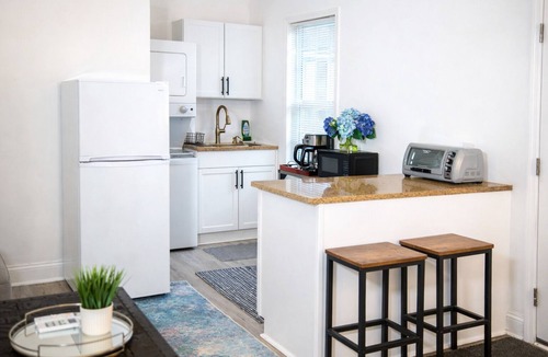 Charleston House | Spacious 4BR Home w/Game Room + Sleeps 10 10 Min to Downtown & Folly Beach