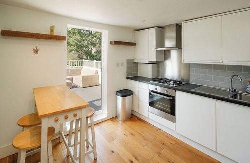Wood Green House | Spacious 4BR Home with Private Garden