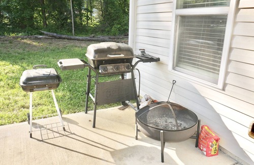 Mount Mourne House | Spacious 4BR Retreat w Grill & Patio – Less than 20 mins to Uptown! +20% off