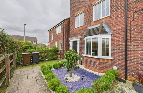 Corby House | Spacious 5 Bed 3 Baths Contractor Hub Parking Fast Wi-Fi Smart TV's - Corby