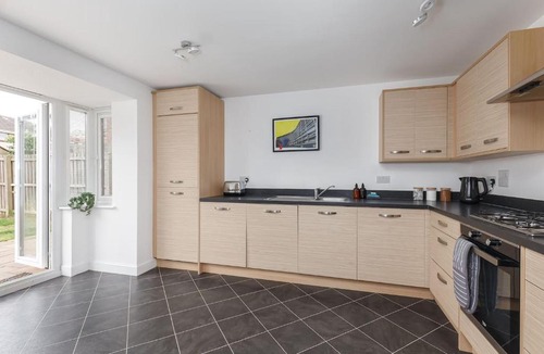 Kirkliston House | Spacious 5 Bed Home Near Edinburgh Airport