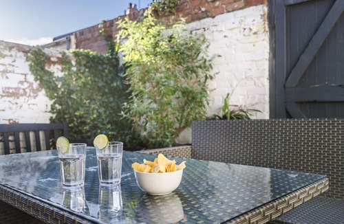Jesmond House | Spacious 5-Bedroom House with Garden