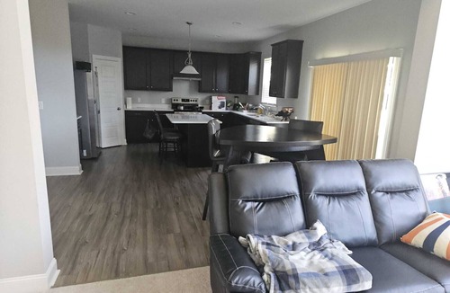Northwest Raleigh House | Spacious 5-bedroom house in delightful North Raleigh with AC, WiFi.