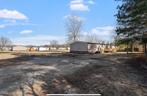Rocky Mount House | Spacious 5-bedroom mobile home with AC, WiFi in enchanting Rocky Mount
