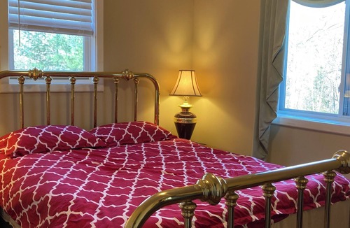 Moravian Falls Cabin | Spacious 6-bedroom lodge in peaceful Moravian Falls with WiFi, AC