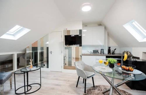 Kensal Green Apartment | Spacious and Modern studio in London