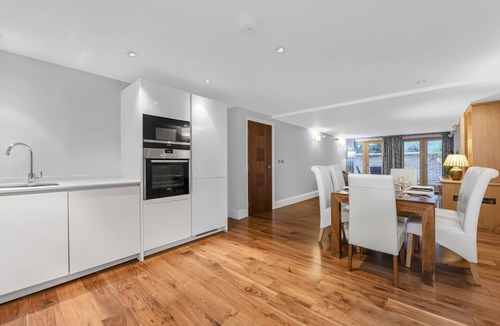 Bloomsbury Apartment | Spacious apartment with private patio