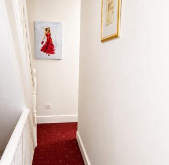 Birmingham House | Spacious Attic Double Room Near Birmingham City Centre