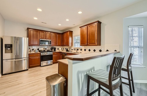 Provincetowne House | Spacious Ballantyne 5 BR: Office, Fenced Back Yard, 2 Car Garage, Pet Friendly