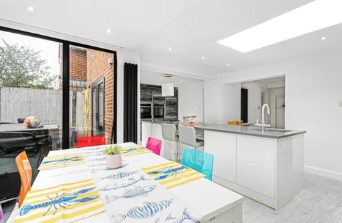 Bishop's Stortford House | Spacious bright house, garden, free parking, 10 minutes to Stansted London