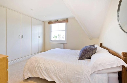 Northcote House | Spacious & Bright 2-Bed Flat By Wandsworth Common