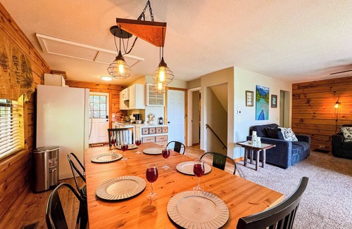 Cherokee Cabin | Spacious Cabin w/Hot Tub & Spectacular Valley Views | Near Bryson & Cherokee