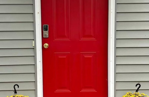 Burlington House | Spacious Charming 3-bedroom house with WiFi and AC in Burlington