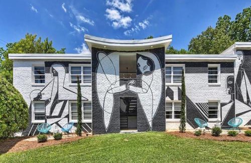 Cherry House | Spacious Conveniently Located 1BR in Myers Park