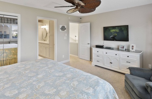 Corolla Light Condo | Spacious Corolla Light 3BR - Short Walk to Beach!