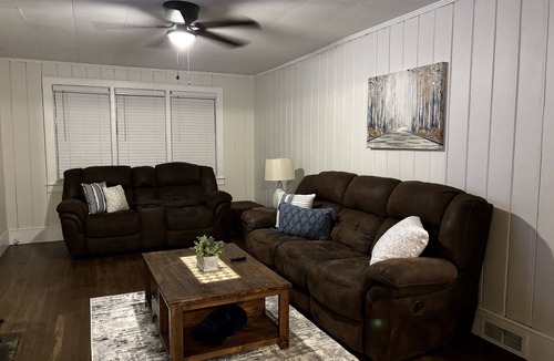 Jonesville House | Spacious Country Comfy Living in Yadkin Valley Wineries, Askew Winery, Downtown!