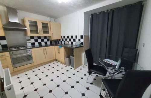 Birch House | Spacious Double Bedroom WB Greater Manchester