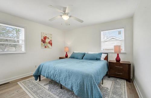 Raleigh House | Spacious Family 3BR Quiet Raleigh Near North Hills Free Parking WiFi