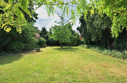 Hereford House | Spacious Gate 3BR City 5mins Walk Pets Welcome