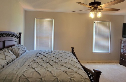 Apex House | Spacious Home! 8 min to WakeMed Cary & Strip Mall