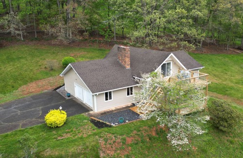 Warrensville House | Spacious home in the Blue Ridge Mountains. Relaxing location and Pet Friendly!