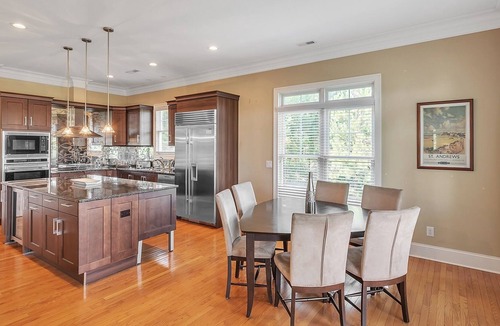 Carthage House | Spacious Home with 4 Master Suites in Quiet Community by RedAwning