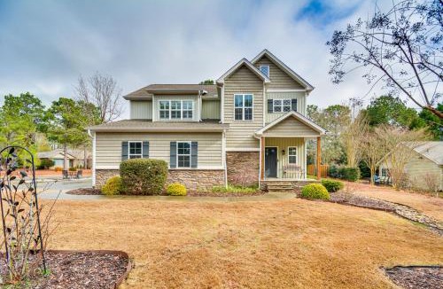 Pinehurst House | Spacious Home with Fireplace - Near Pinehurst Golf!