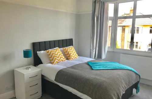 Filton Apartment | Spacious house in residential area of Bristol