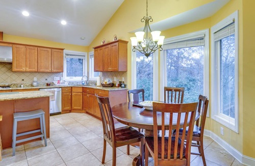 Westover Apartment | Spacious Lakefront Apt w/Deck in Fayetteville!
