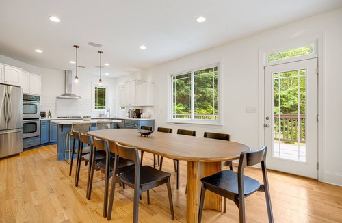 Asheville House | Spacious & Luxe~Hot Tub~Bocce~Fenced Backyard~Mins to Downtown!