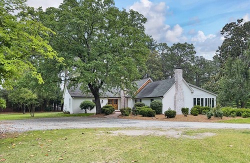 Southern Pines House | Spacious Master Bed & Bath for rent in Southern Pines with WiFi and AC