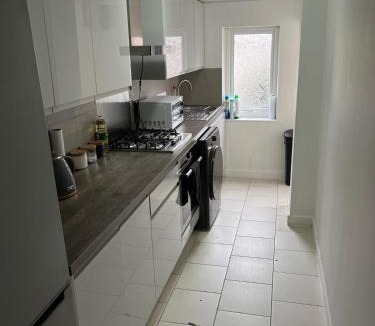 Anfield House | Spacious, Modern 4BR House, LFC, Free Parking