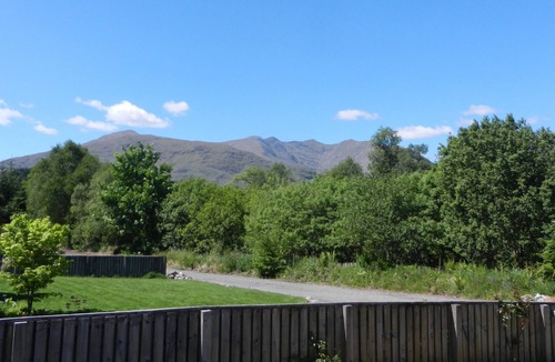 Stronmilchan House | Spacious Modern Family House with Mountain Views.