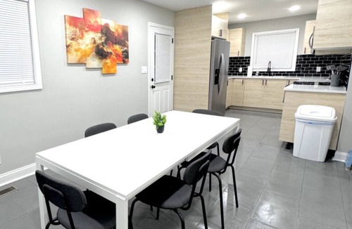 Jamestown Apartment | Spacious Modern Home near Furniture Market
