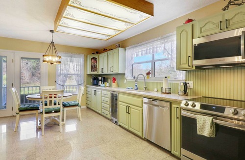 Murphy House | Spacious Murphy Home w/Game Room + Fire Pit!