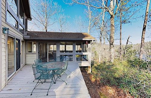 Lake Lure House | Spacious Narnia on Earth by Lake Lure Beach w/Gym, Pools & Tennis