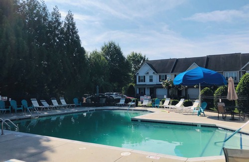 Greensboro House | Spacious Renovated 3-bedroom with WiFi and AC in tranquil Greensboro