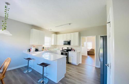 Southeast Raleigh House | Spacious room with Shared bathroom