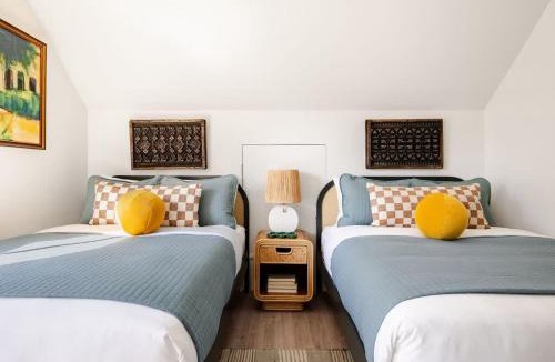 Thunderbolt House | Spacious Savannah Home Pool Spa & Greens