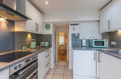 Littlehampton Apartment | Spacious Seafront Apartment, Garden & Free Parking