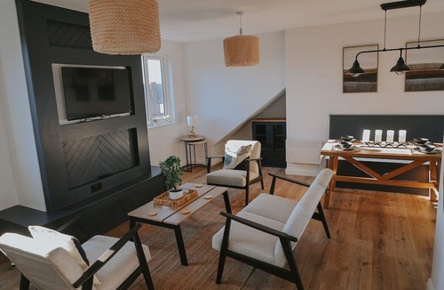 Heworth Apartment | Spacious Second Floor Apartment