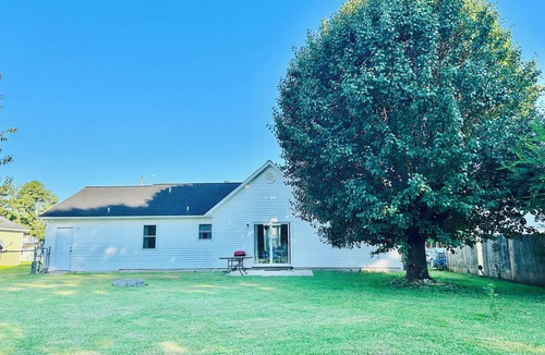 Piney Green House | Spacious Stay in Jacksonville – Minutes from Camp Lejeune & Beaches