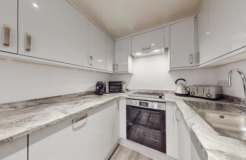 Six Bells Apartment | Spacious three bedroom apartment with Valley views