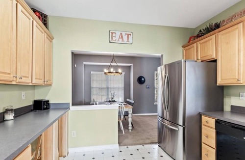 Cornelius House | Spacious Townhome near Lake Norman in fantastic neighborhood