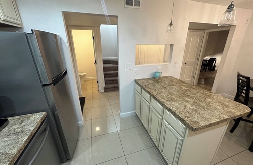 High Point House | Spacious Townhouse In High Point Near HPU & Furniture Market